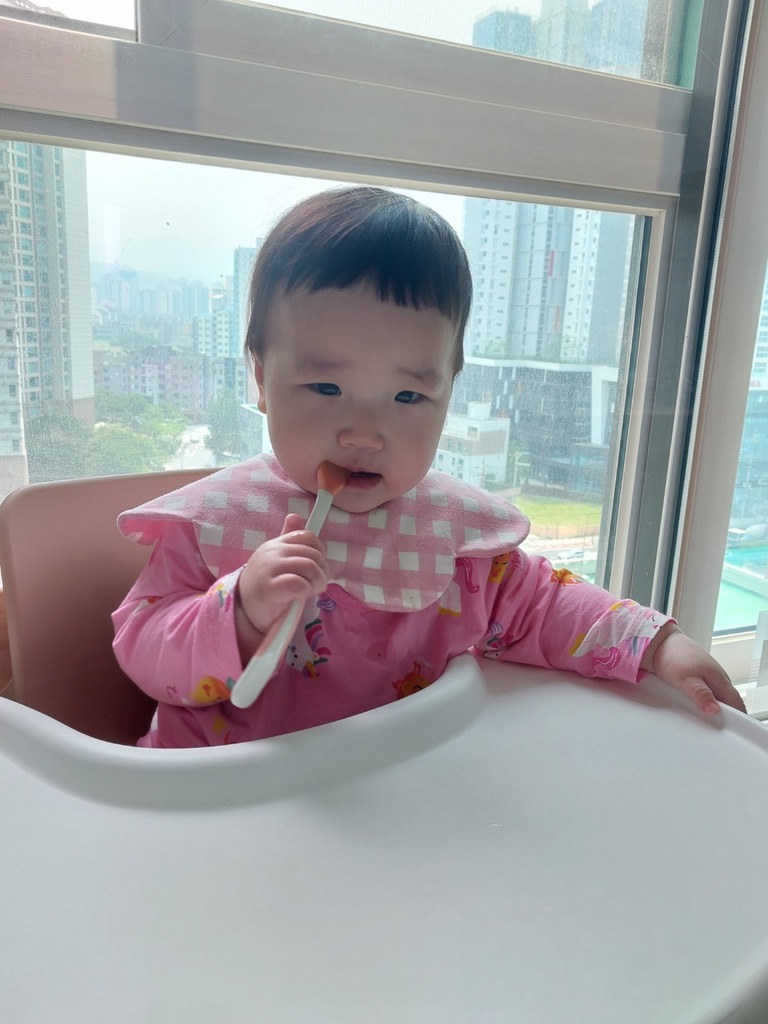 머리를 싹뚝 자른 유솔이